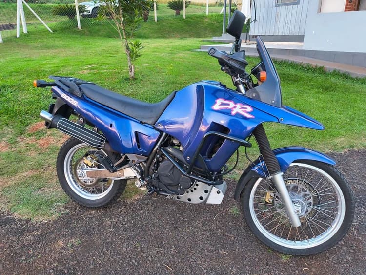 Suzuki DR 800