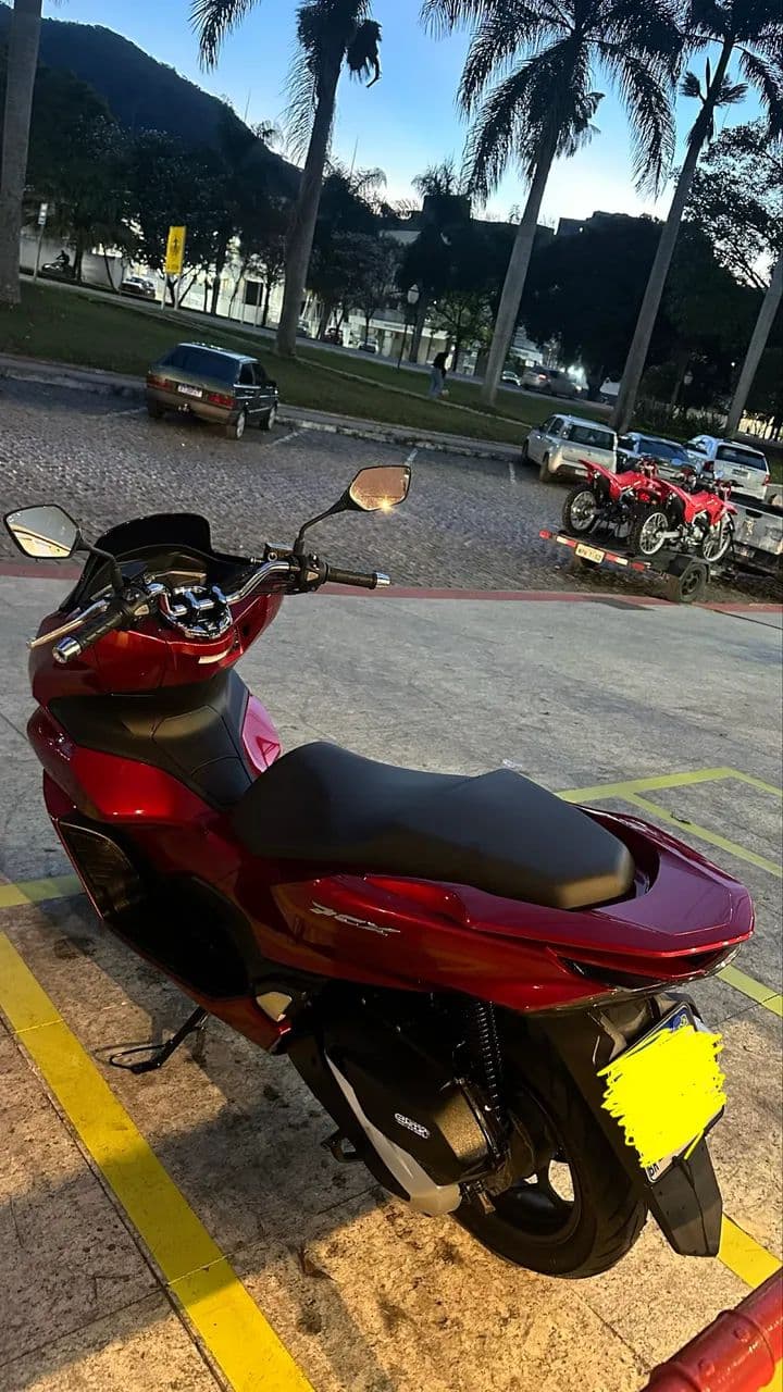 HONDA PCX VERMELHA