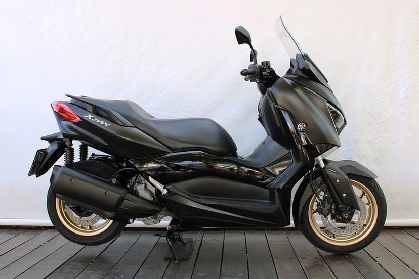 YAMAHA XMAX ABS