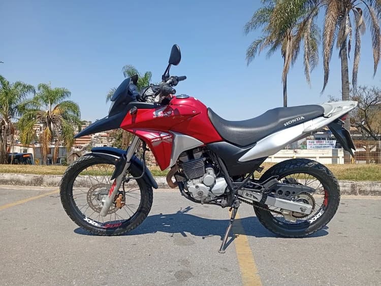 XRE 300 