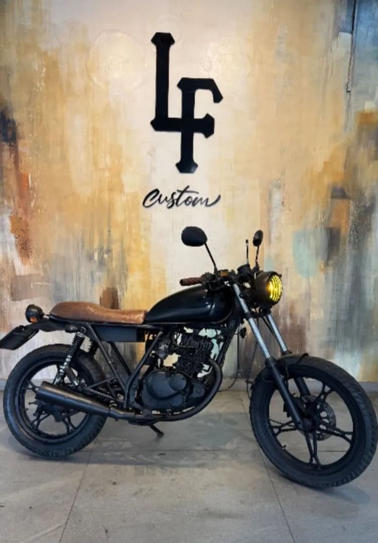 Intruder custom café 