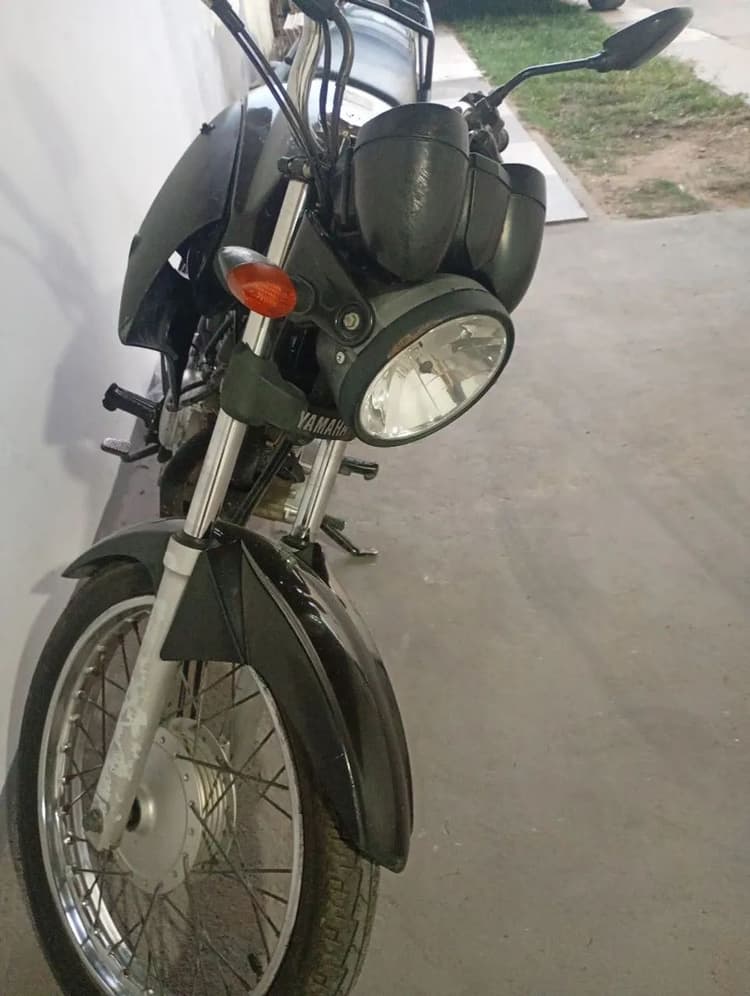  Vendo Moto factor yamara 