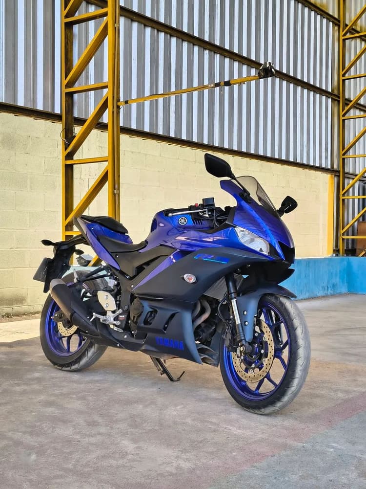 YAMAHA R3
