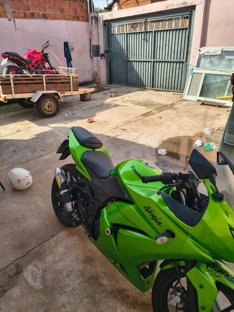Ninja 250 e 