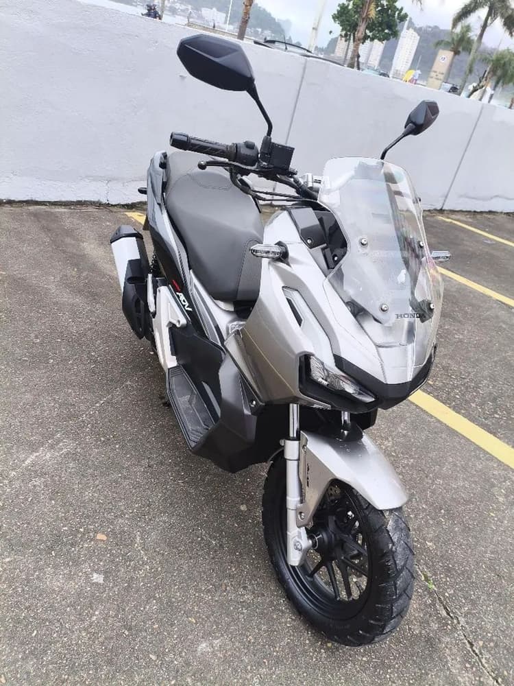 Honda ADV ABS com baixo km 
