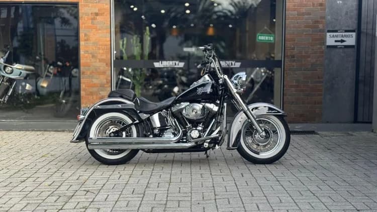 SOFTAIL DELUXE  FLSTN