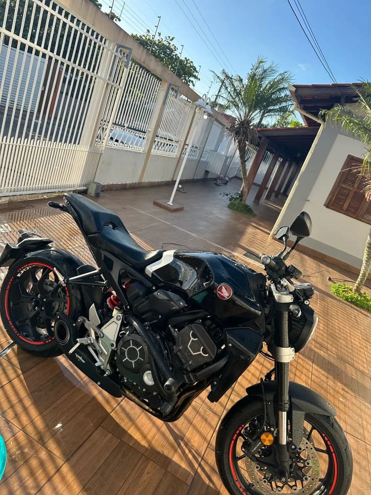 Cb1000r 