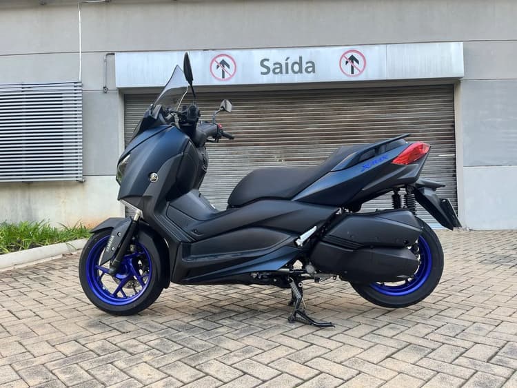 Xmax 2024 azul 2º dono 