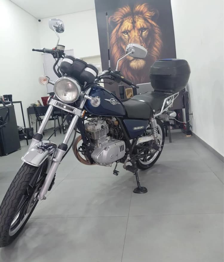 Suzuki Intruder 125cc.
