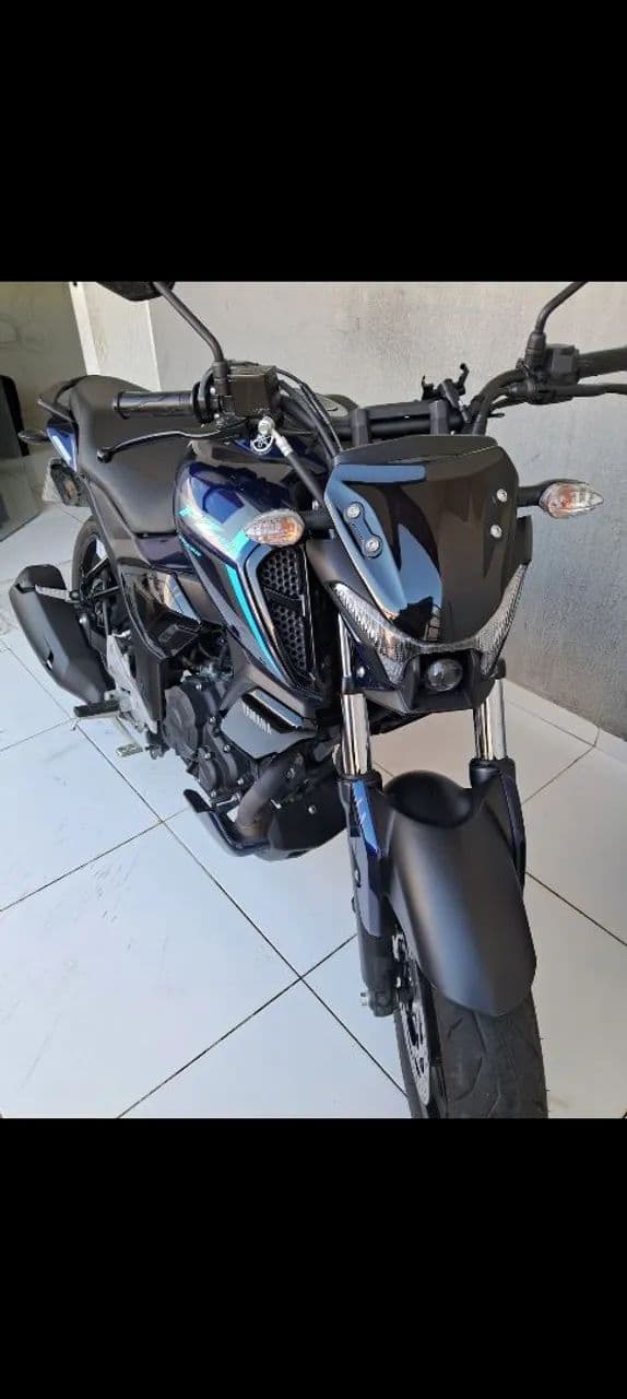 Repasse de moto. 