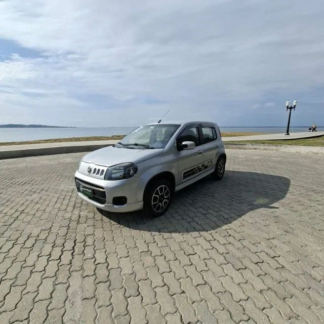Fiat Uno Sporting 1.4 EVO Fire Flex 8V 4P 2012