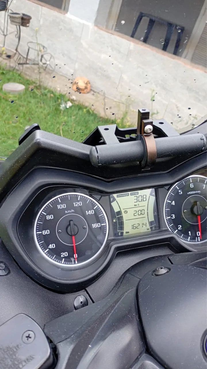 Yamaha Xmax 2024 com baixo km