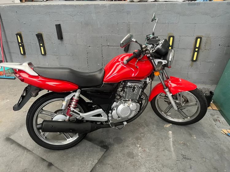 Gsr 125 2016 muito nova