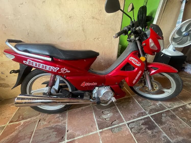 Vende-se moto 