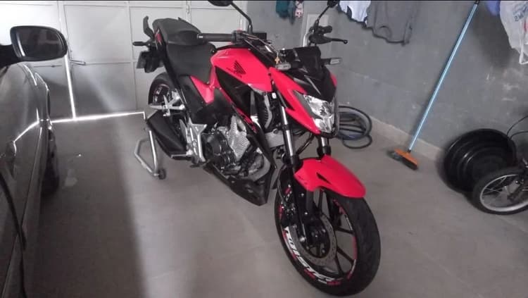 CB300F 