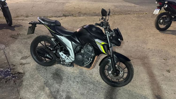 Fz. 25  2023 v.2000