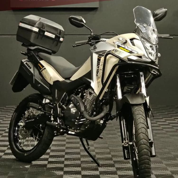 XRE SAHARA 300 2025  Bege