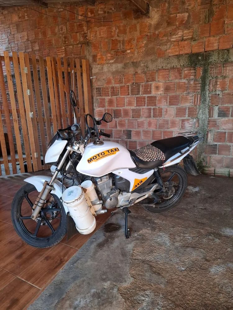 Valor a negociar, moto com motor feito recentemente 