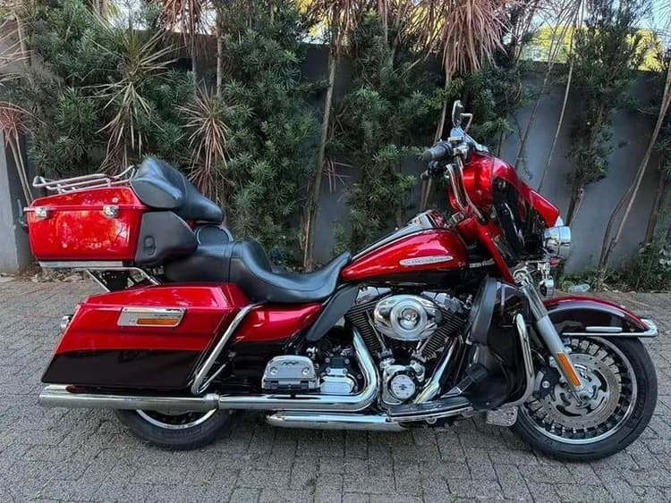 HARLEY-DAVIDSON FLHTK 2012
