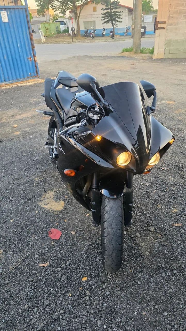 Moto R1 2011 