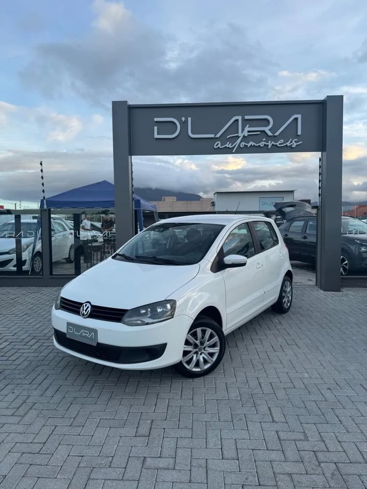 Volkswagen Fox 1.0 MI Total Flex 8V 5P 2014