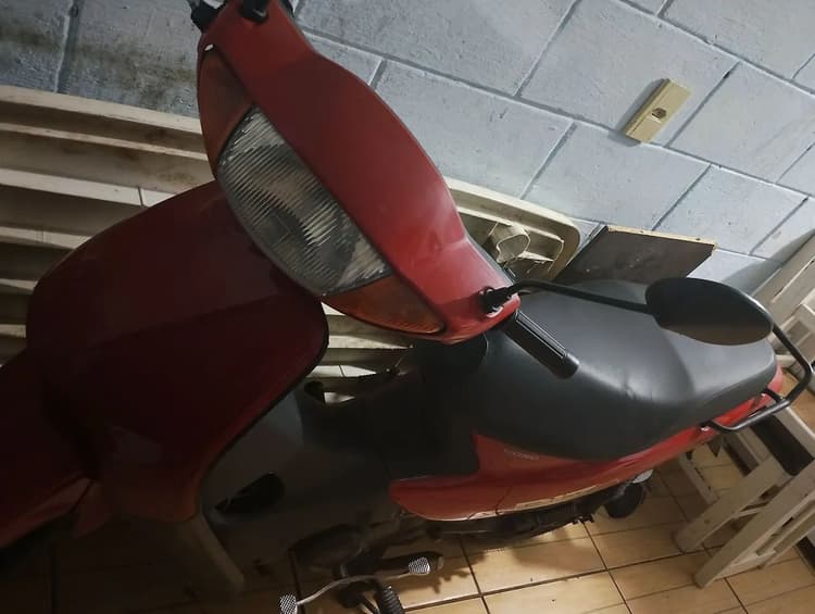 Vendo moto biz 