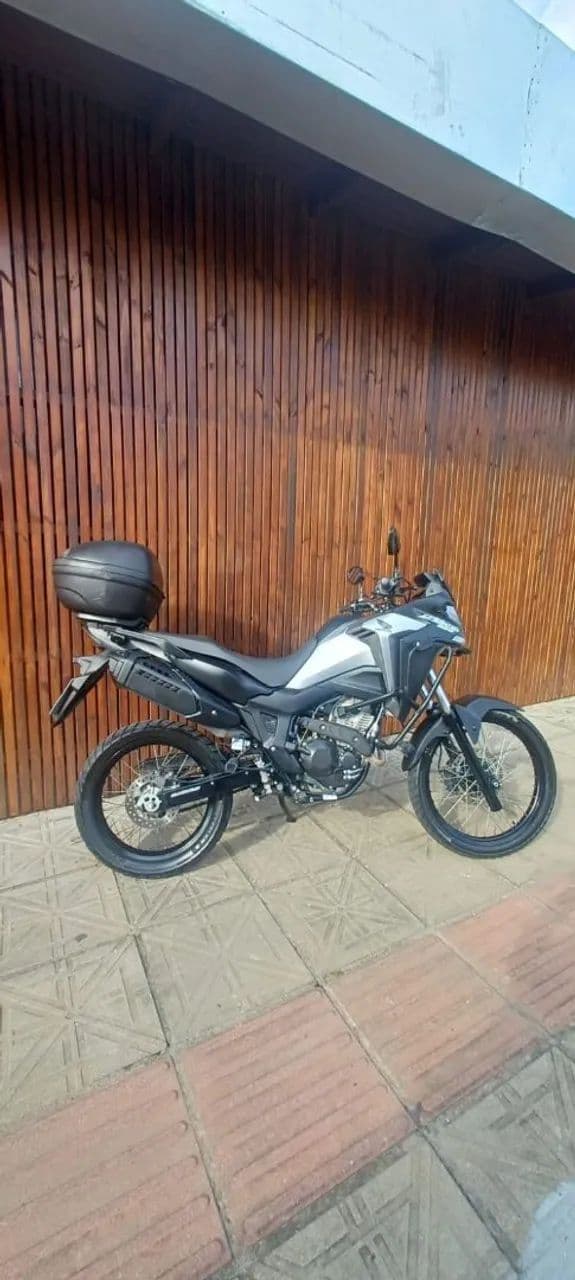 Vendo seminova