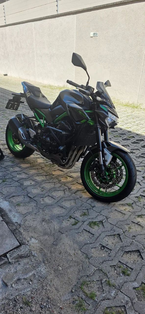 Kawazaki Z900 
