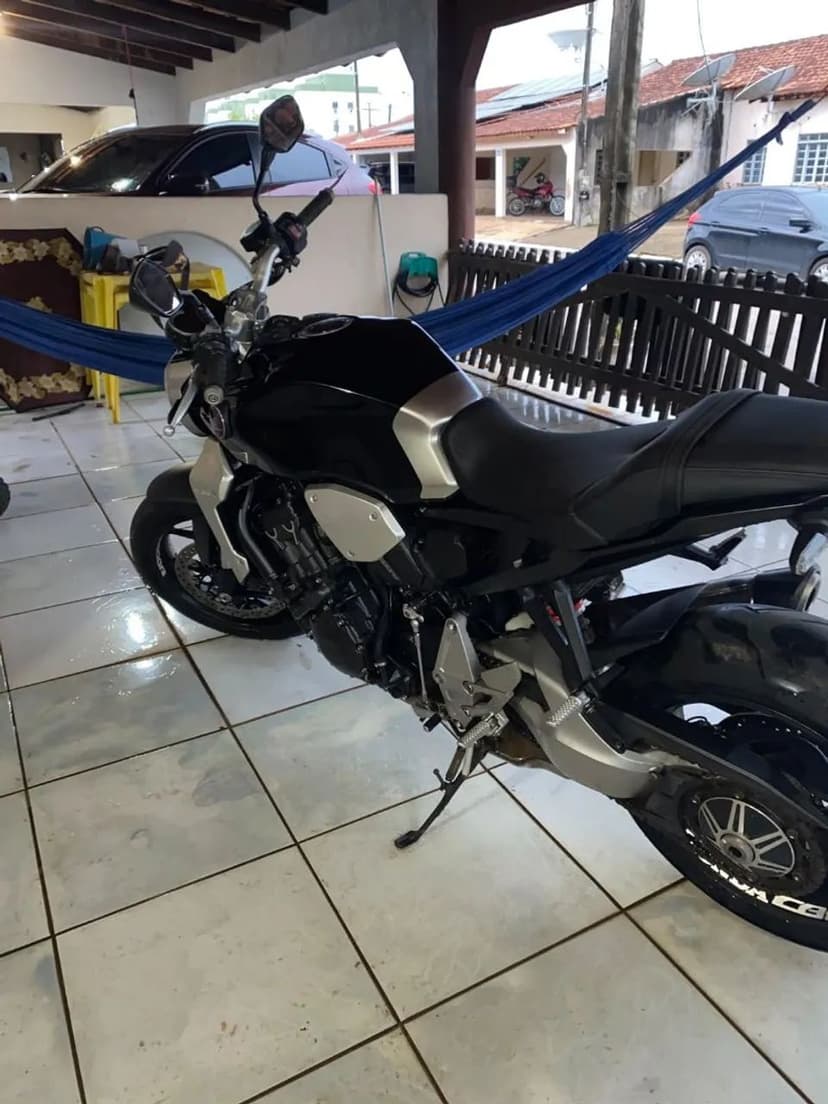 CB1000 