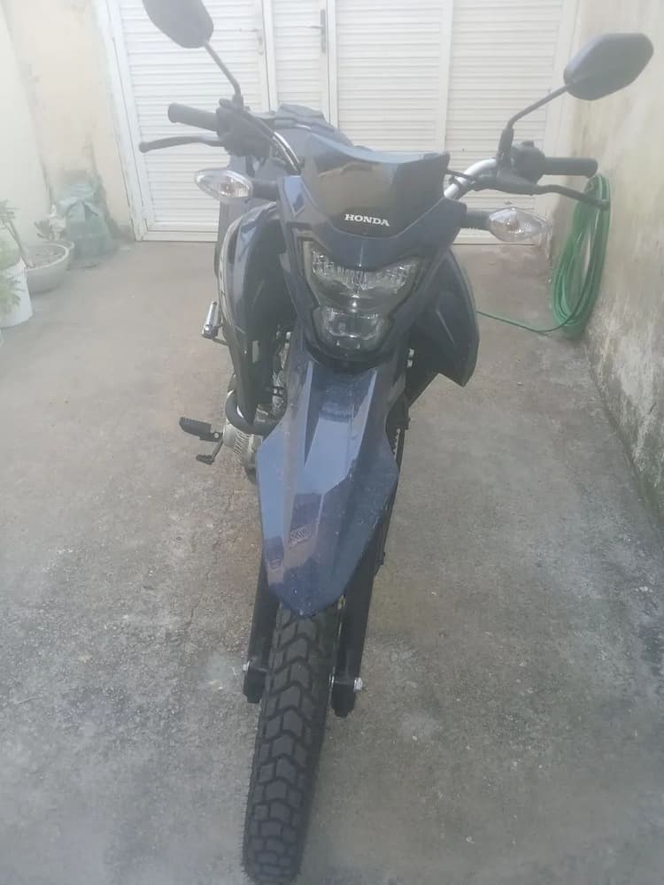 Vendo bros nova emplacada 