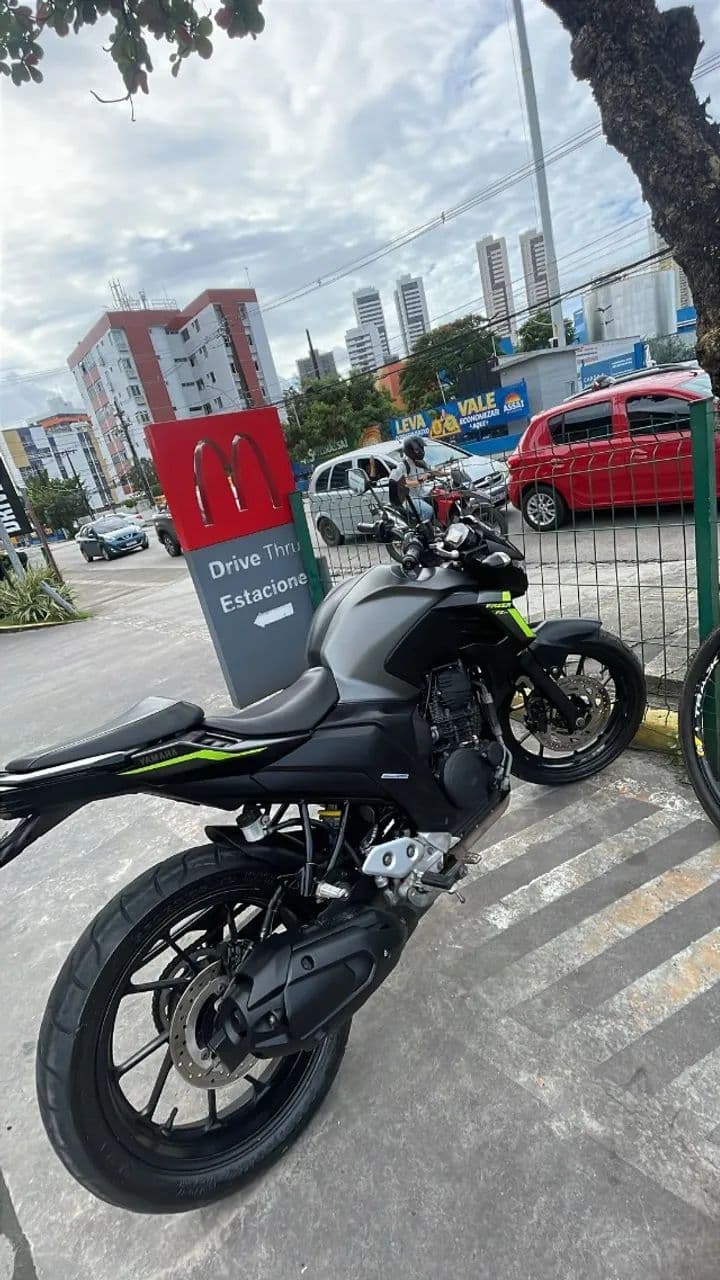 Fz25 moto extra de verdade 