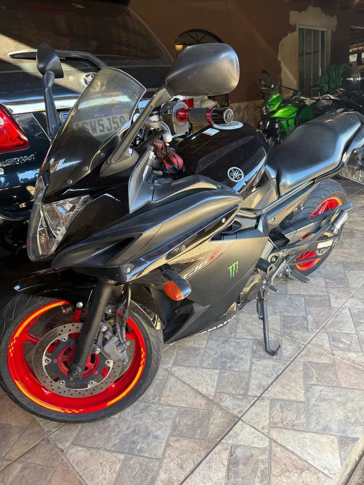 XJ6 F