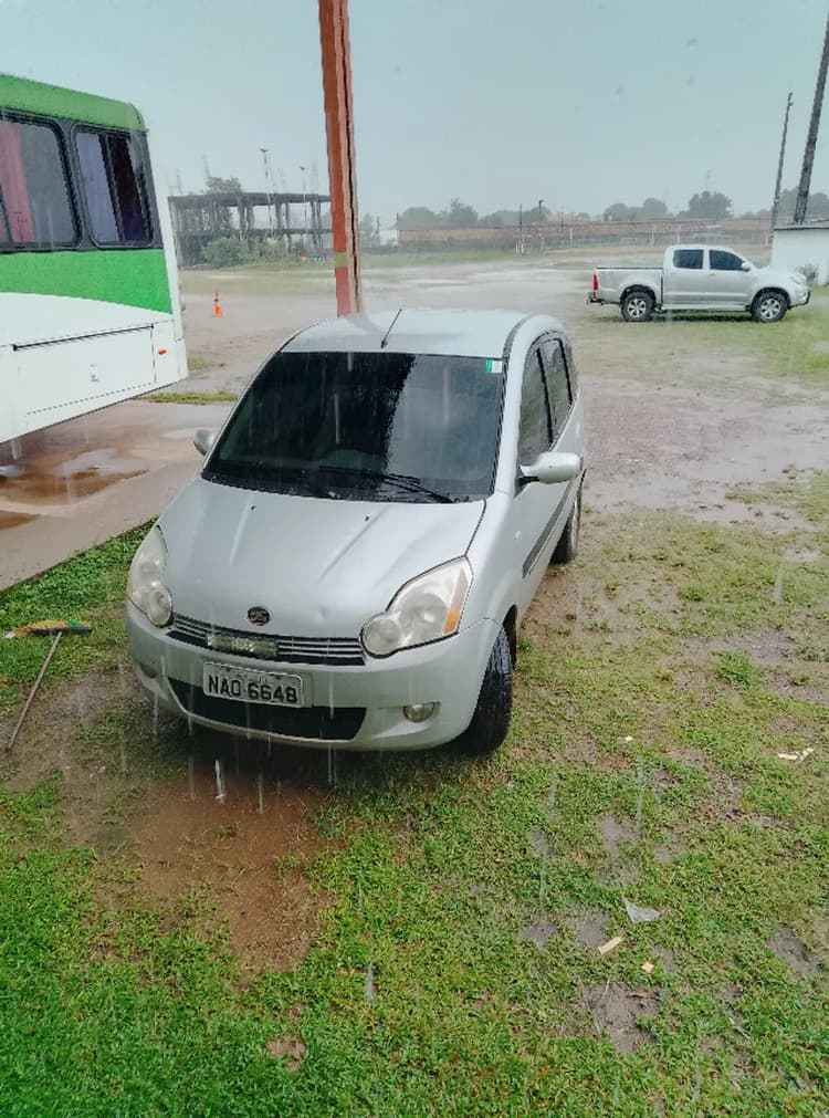 Effa M-100 1.0 8V 5P 2011