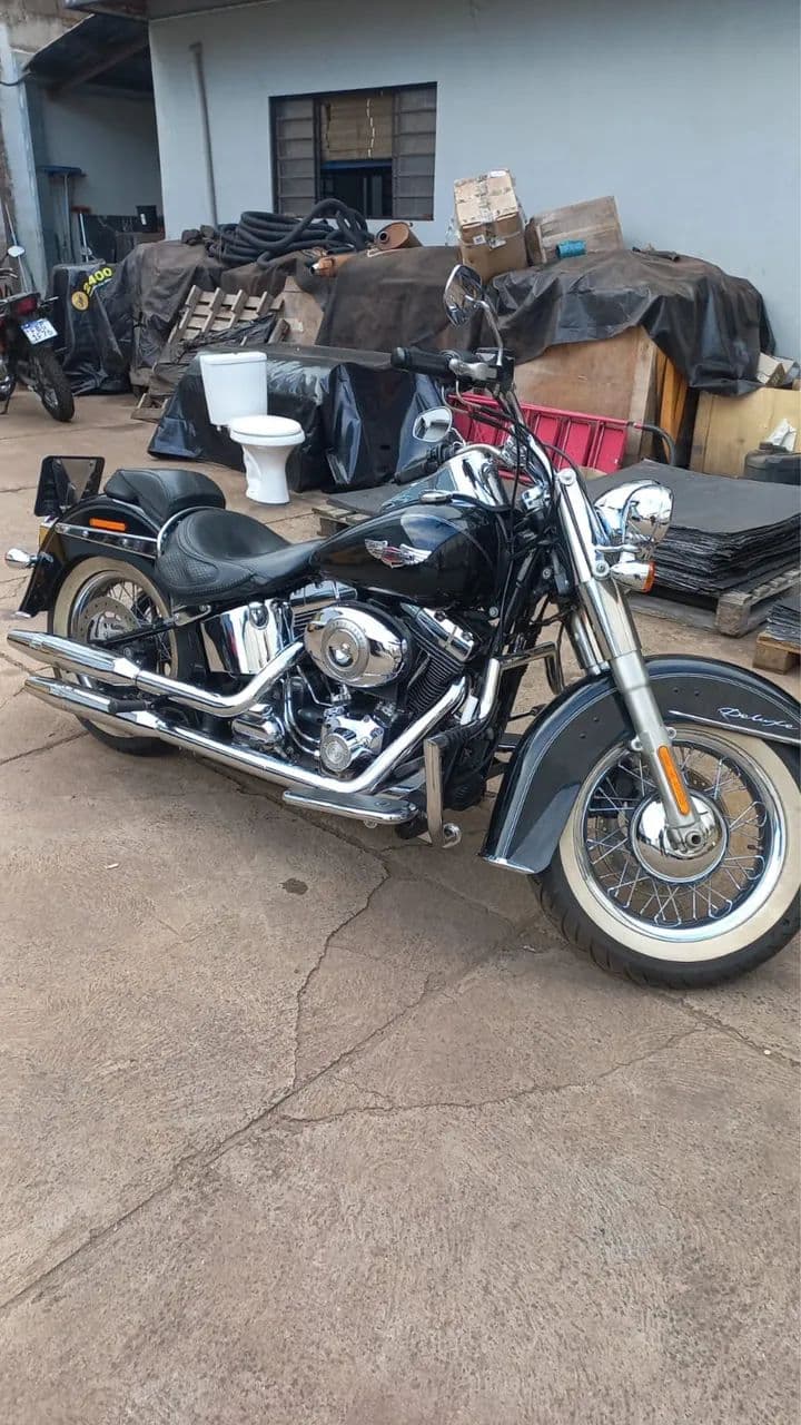 Harley davidson  softail deluxe 