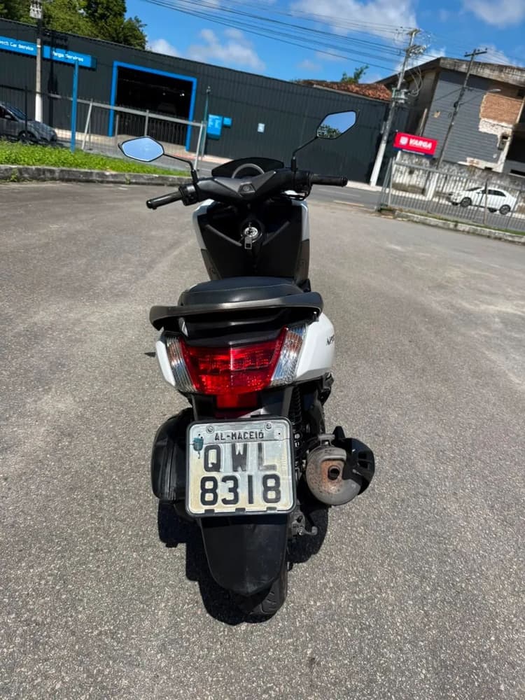 NMax 2020 bem novinha 