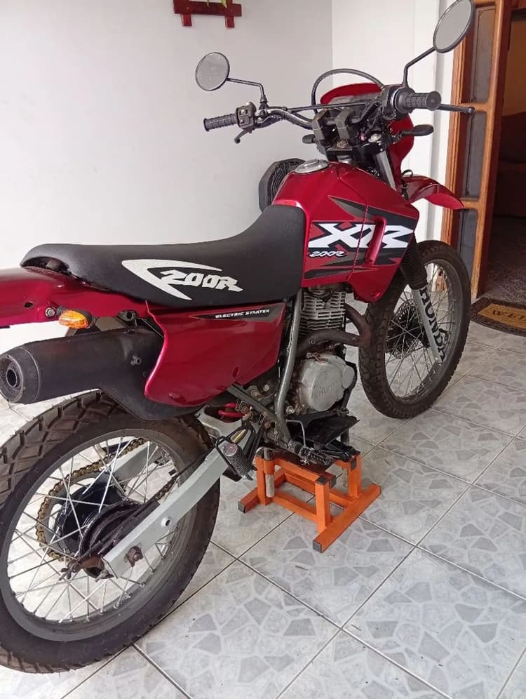 XR 200r ANO 2000