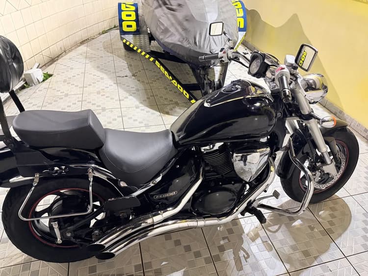Suzuki boulevard M800