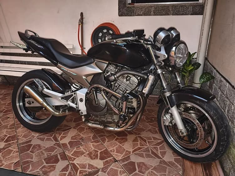 Hornet 600
