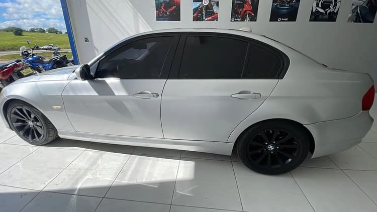 BMW 320I A 2010