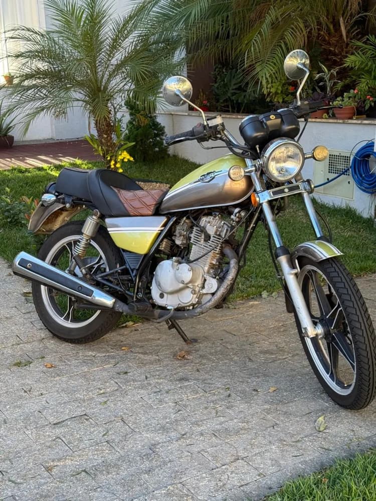 SUZUKI INTRUDER CUSTOM 125