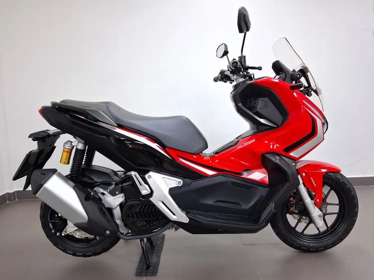 HONDA ADV