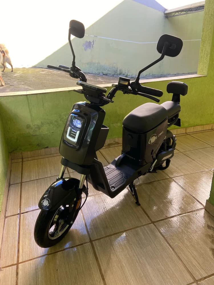 Scooter eletrônica 