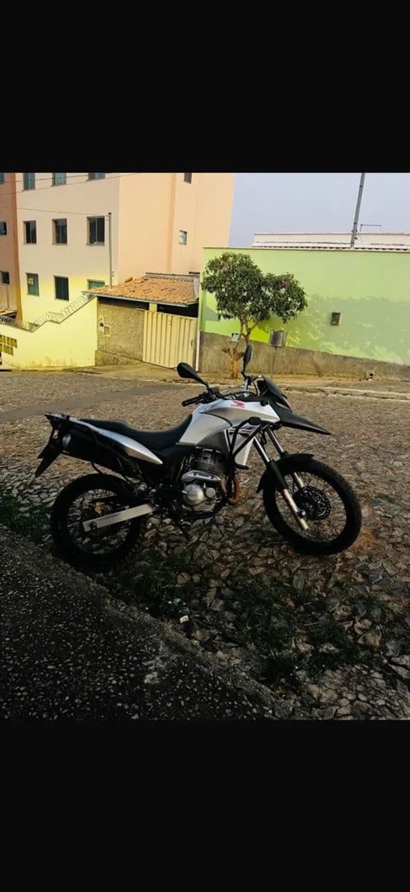 Xre 300 2014