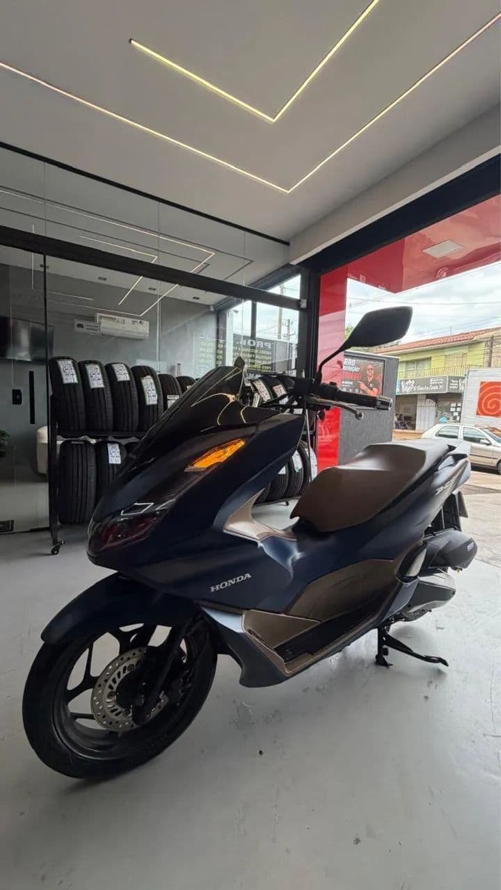 Pcx dlx 2023 