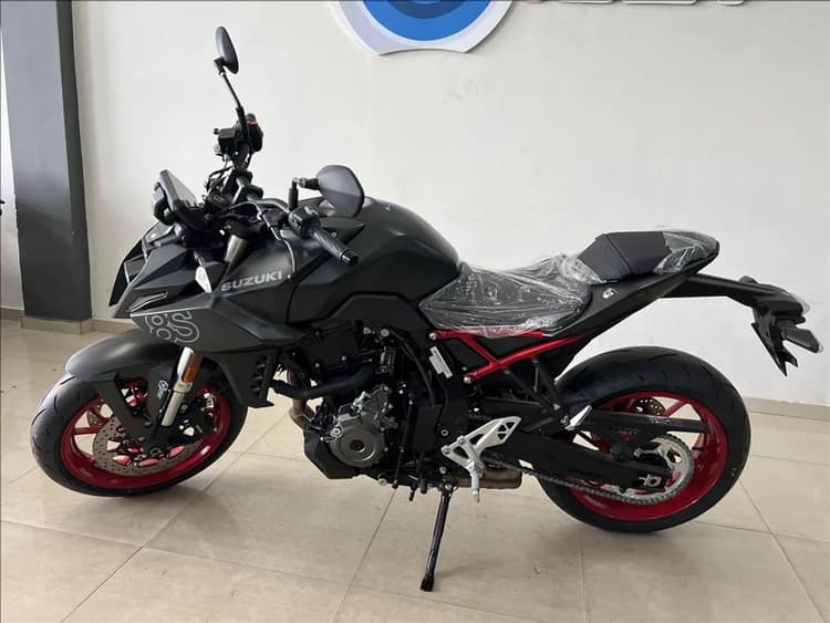 SUZUKI GSX 8S
