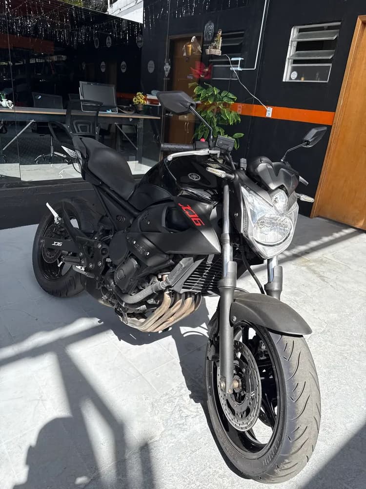 Xj6 2010