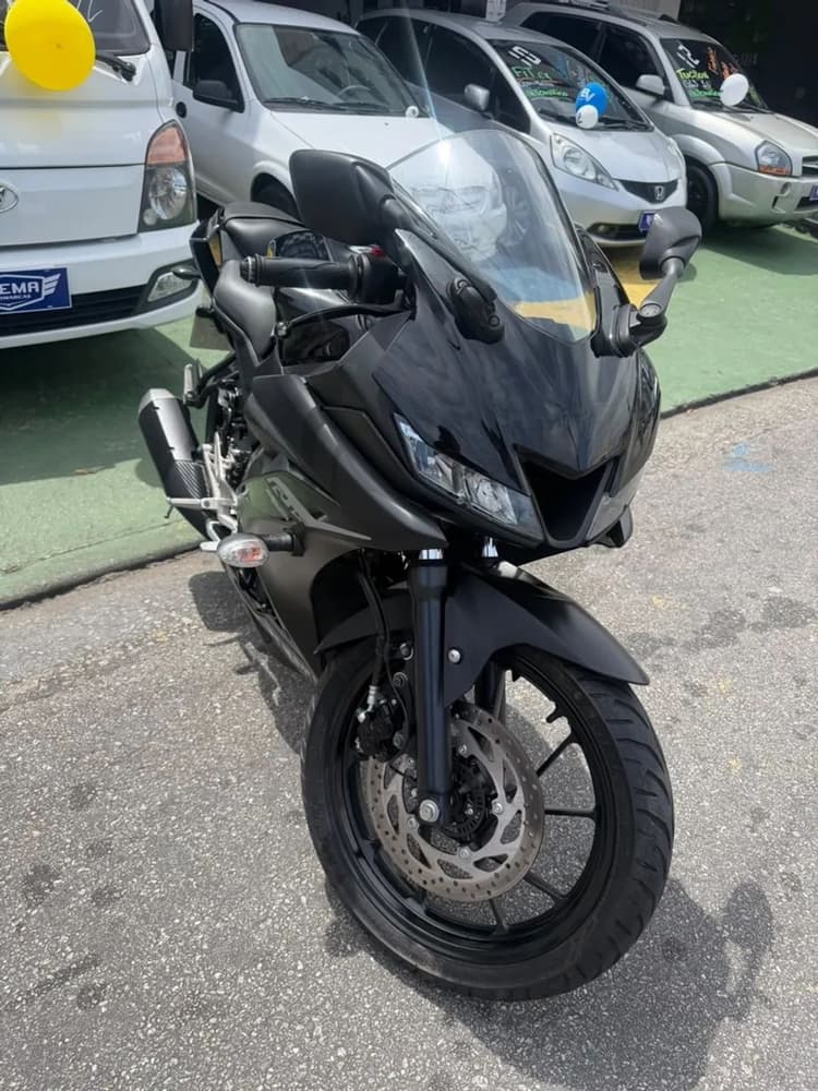 Yamaha R15
