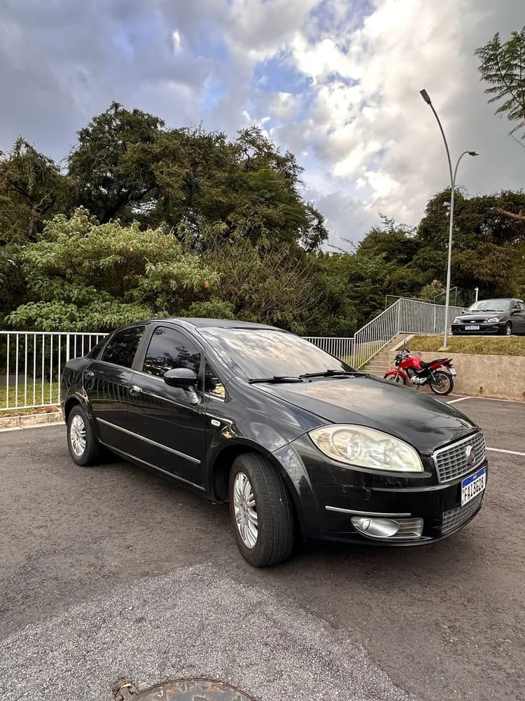 Fiat Linea Essence Dualogic 1.8 Flex 16V 4P 2012