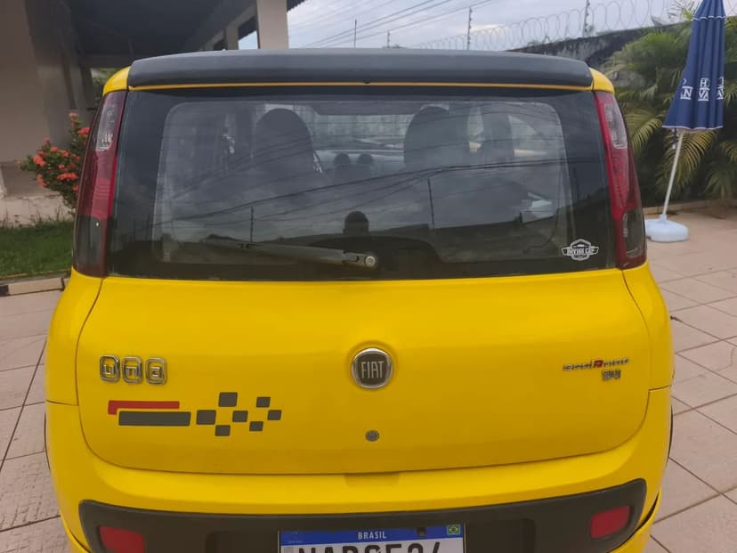Fiat Uno Sporting 1.4 EVO Fire Flex 8V 4P 2012