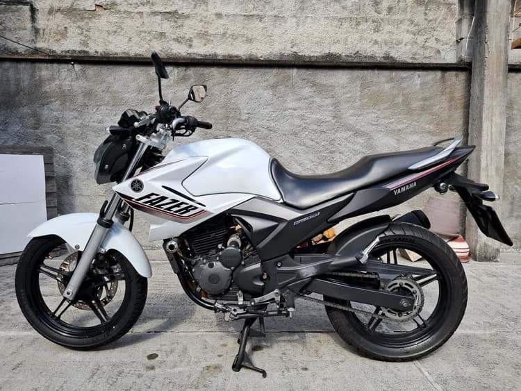 Fazer 250cc 2015 com 26.000 km